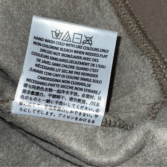 NWT Fear Of God Essentials Hoodie in Wood Size Medium - Picture 9 of 9